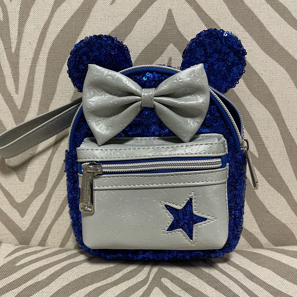 Loungefly Disney wristlet minnie mouse